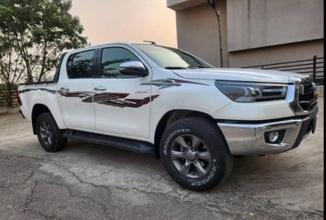 Toyota Hilux 12