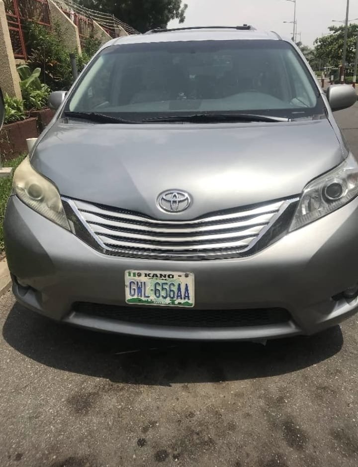 Toyota Sienna 7