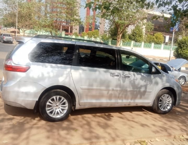 Toyota Sienna6